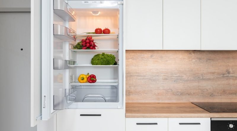 8 Ways to Keep Your Fridge Running Smoothly All Year Long